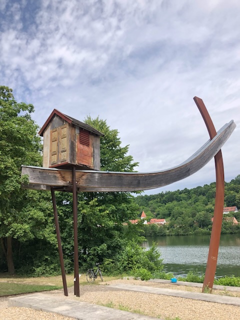 h kunstwerk donau in regensburg