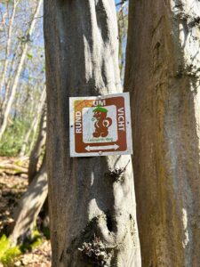 10 manchmal hat sich der hinweis auf den rundweg ganz gut versteckt